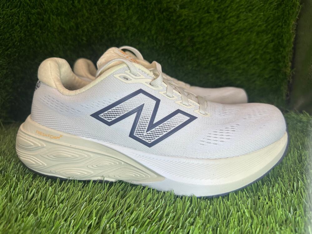 New Balance Fresh Foam X 880v15 W8801XE Athletic Sneaker Unisex M6.5/W8 White